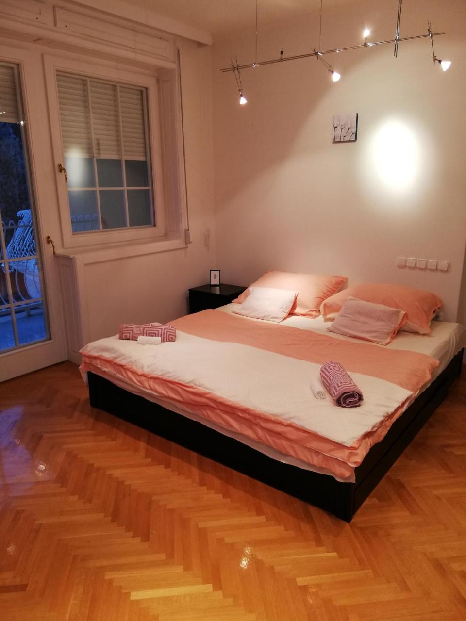 Pero Panzio Bed & Breakfast Debrecen Eksteriør bilde