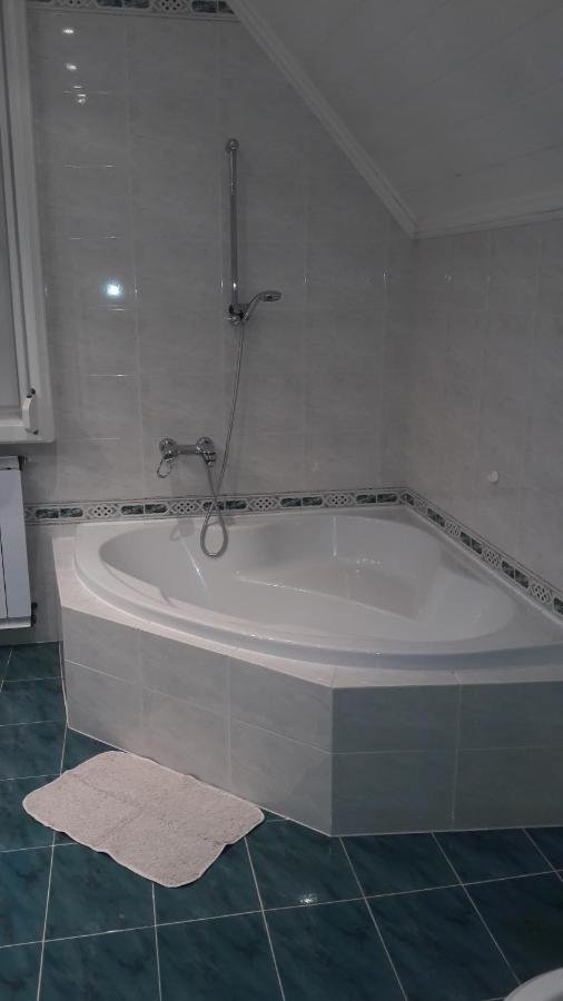 Pero Panzio Bed & Breakfast Debrecen Eksteriør bilde